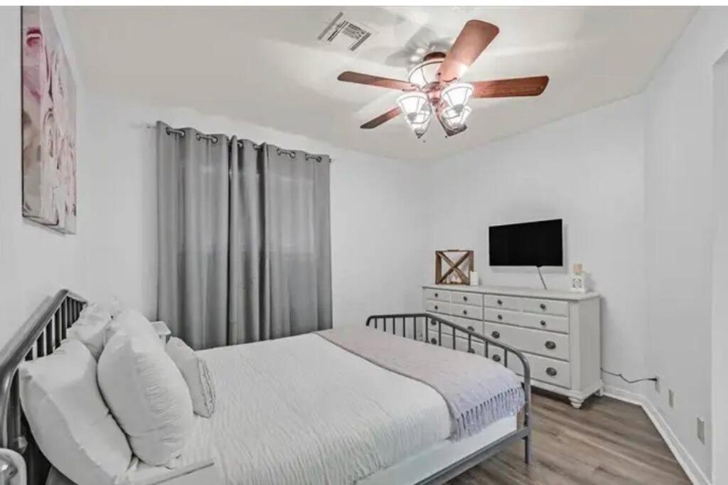 Beautiful Oasis With Rv Or Boat Parking Villa Henderson Exterior foto
